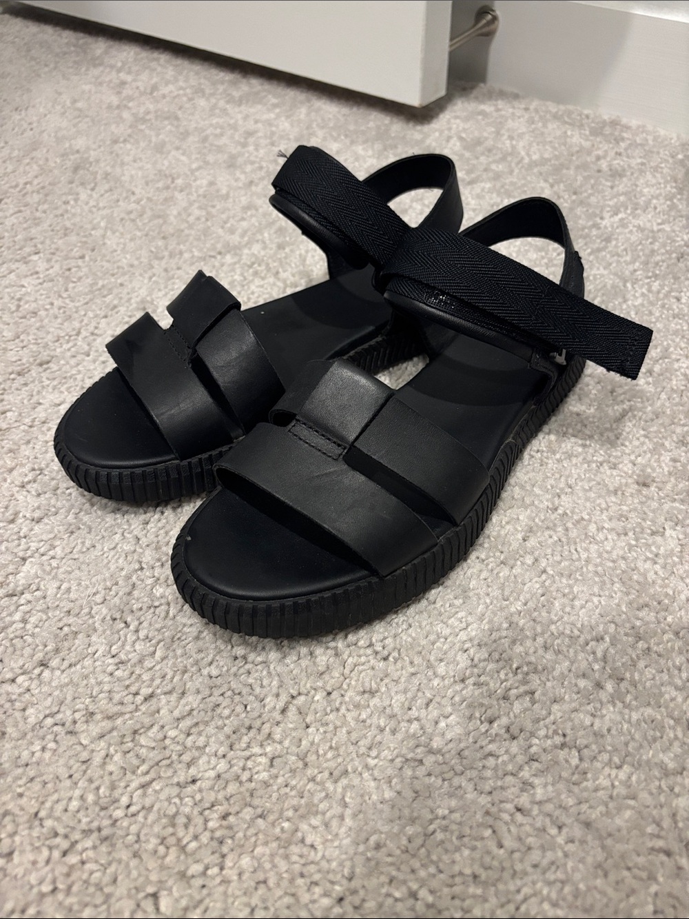 sorel sandals